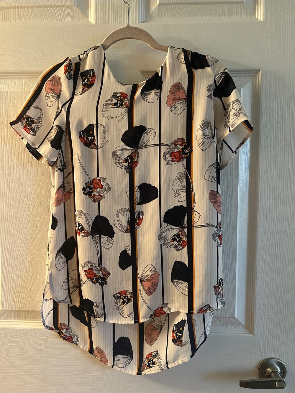 Floral Stripe Short-Sleeve Blouse in White and Black